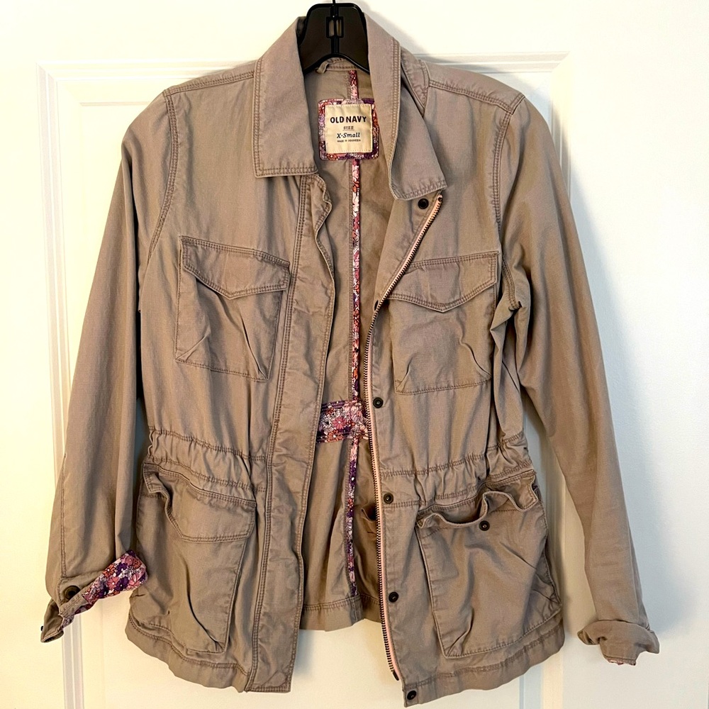 XS Old Navy Zippered Utility Jacket w/Internal Floral Accents